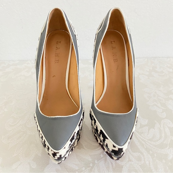 L.A.M.B pointed-toe with black and white houndstooth print pumps - Picture 2 of 8